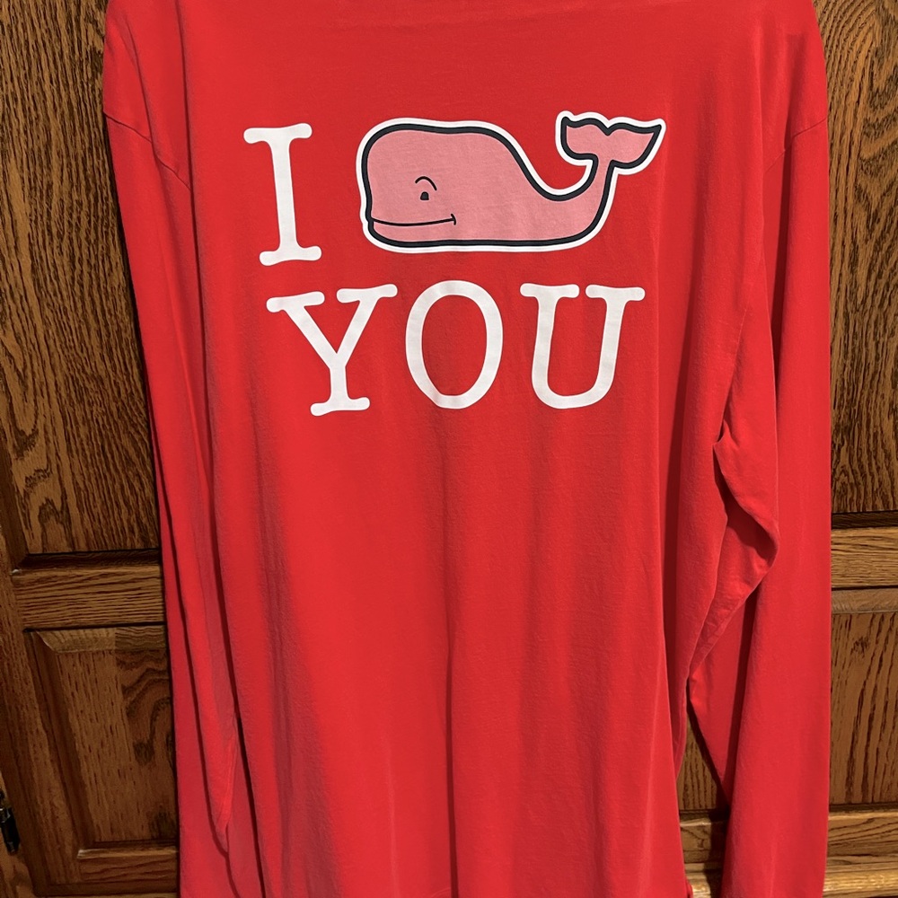 Vineyard Vines Men’s Long Sleeve T-Shirt.